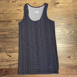 Under Armour fitted tank